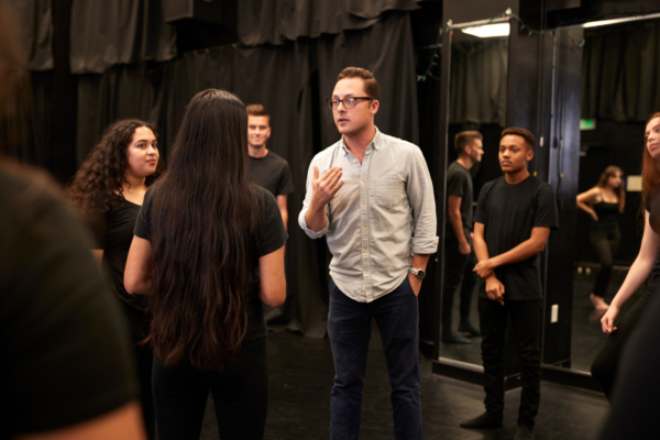 Building Confidence on Stage The Importance of Beginner Acting Classes